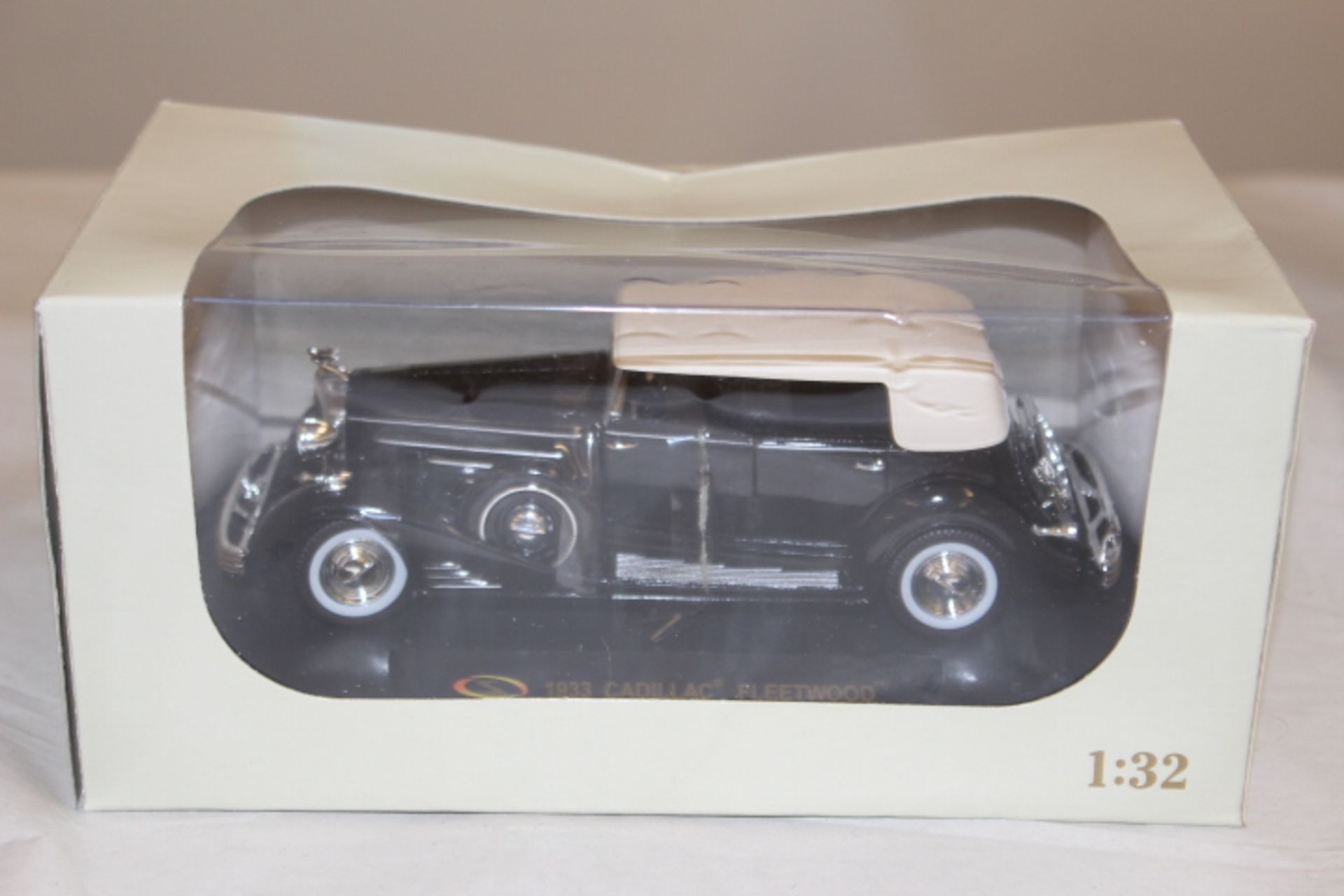 Die cast 1933 Caddillac Fleetwood model vehicle on stand - Image 3 of 4