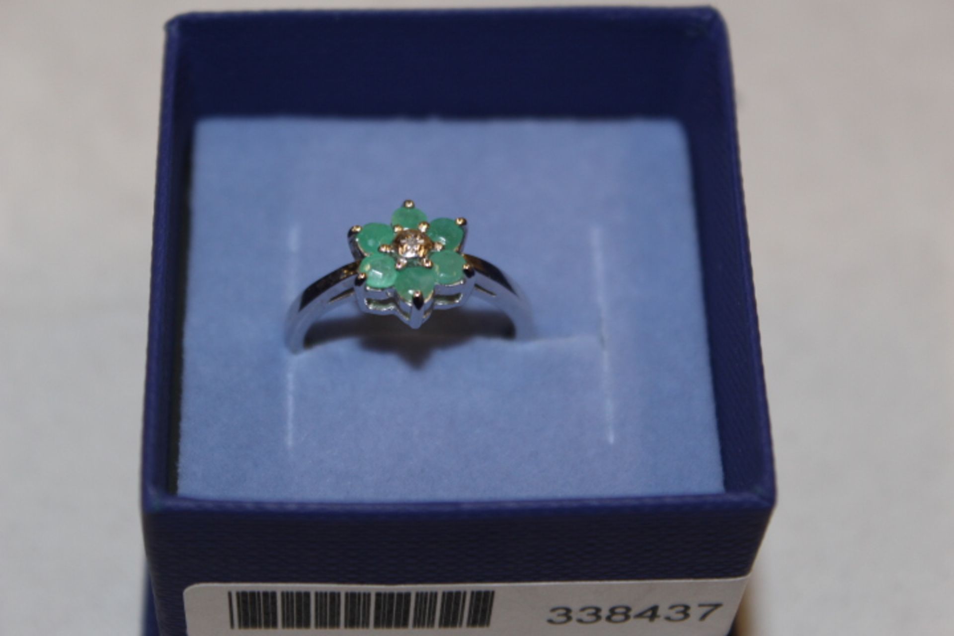 V WM (925) Emerald & Diamond Flower Ring