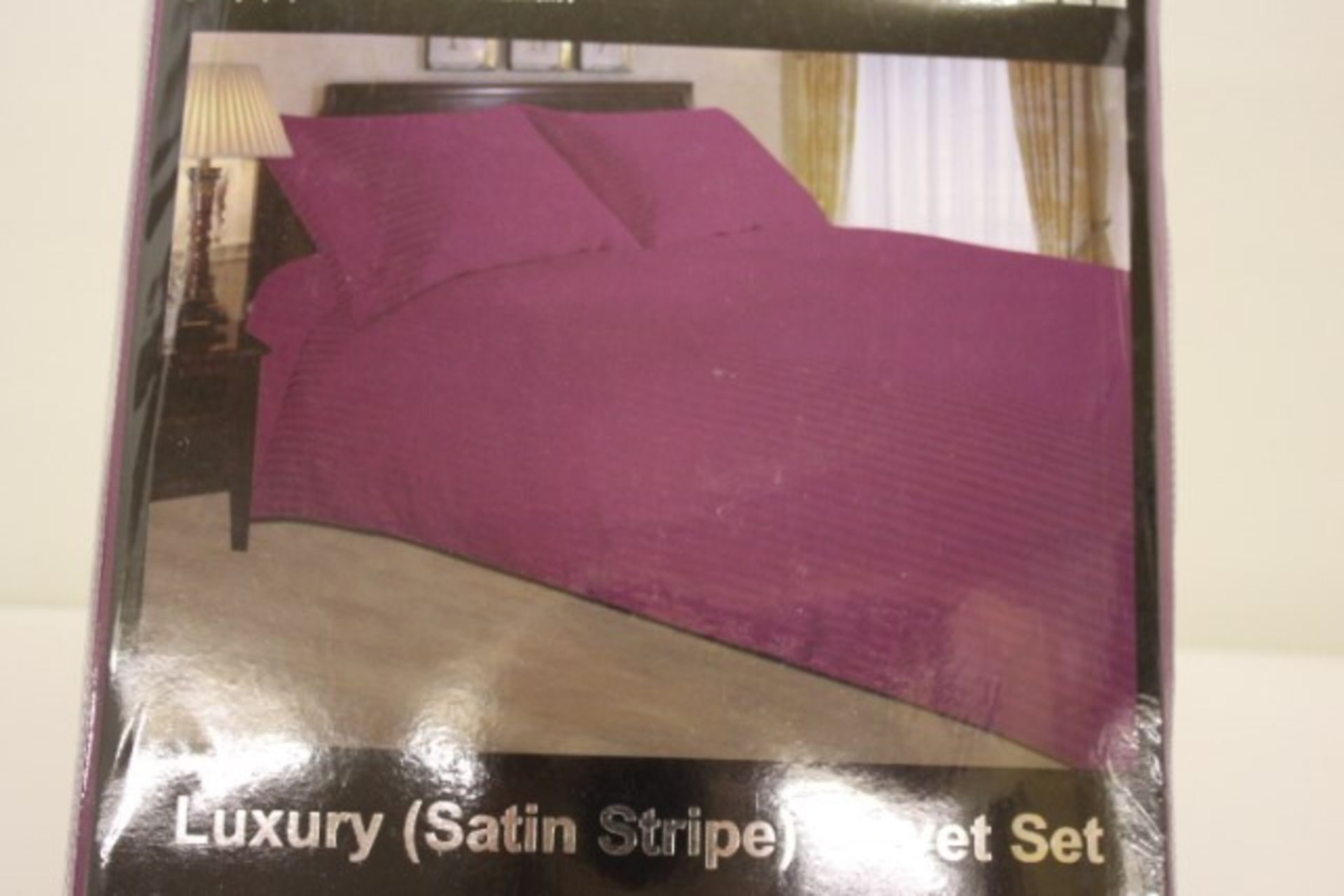 V King Size Three Piece Satin Stripe Duvet Set - Blackcurrant RRP £59.99