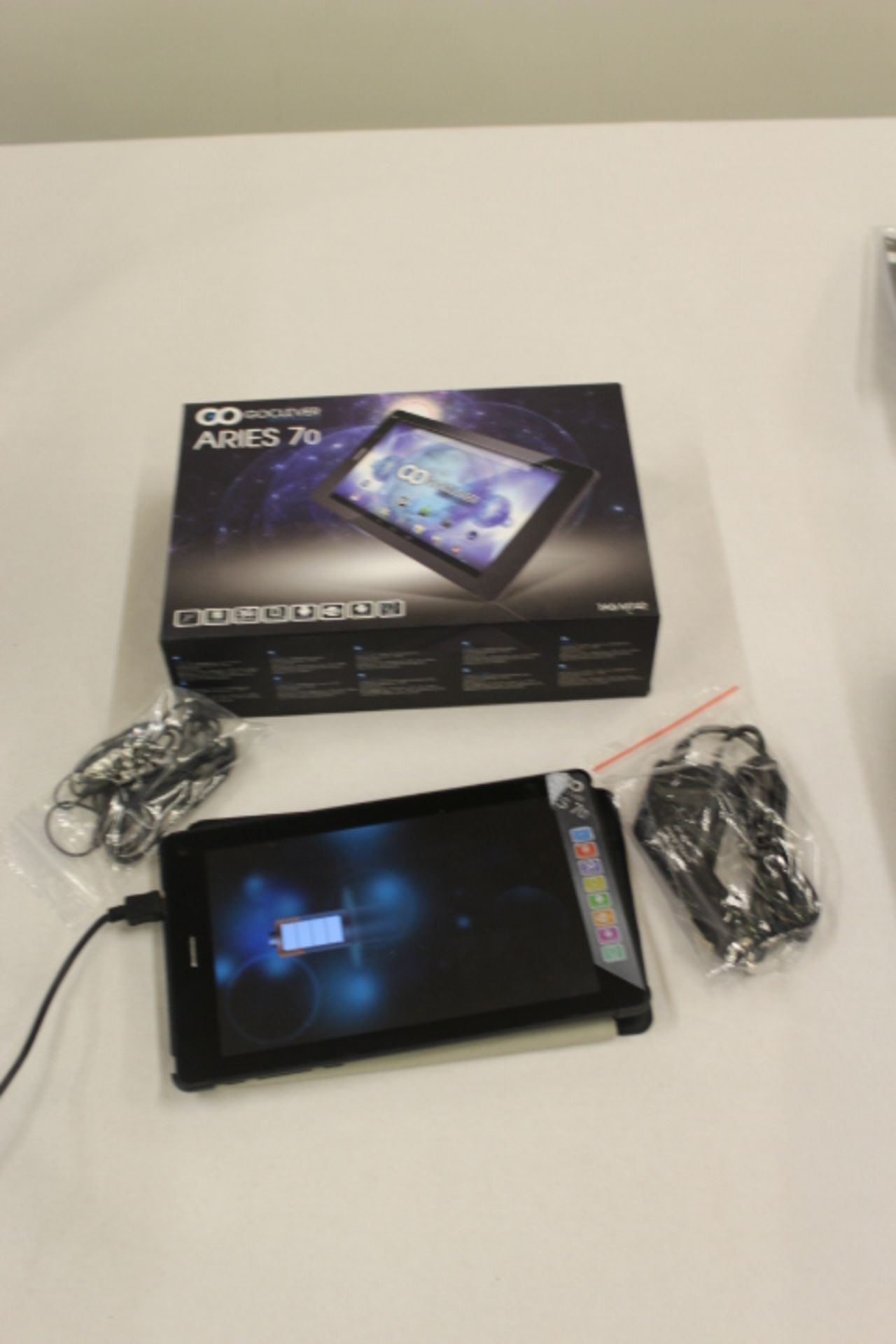 V GOCLEVER 7 IPS Tablet 1200 X 800 1GB 8GB Jellybean 3G BT CR USB 2WC - RRP £99 - Item Is A 14 DAY