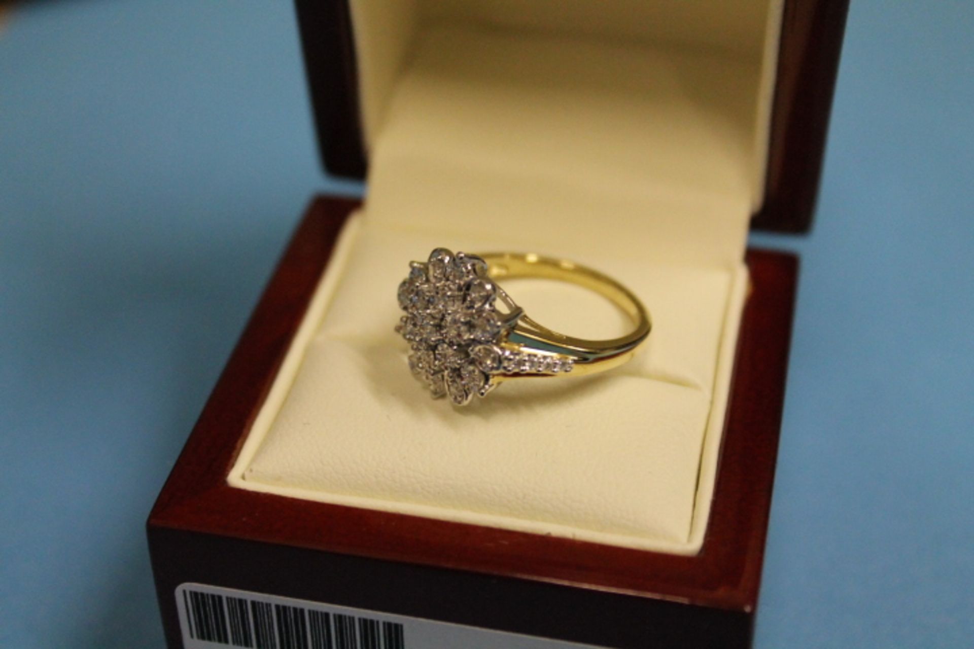 Ladies 19 Diamond Gold Dress Ring With Additional Diamonds On The Shoulders RRP £2249 - Image 2 of 2