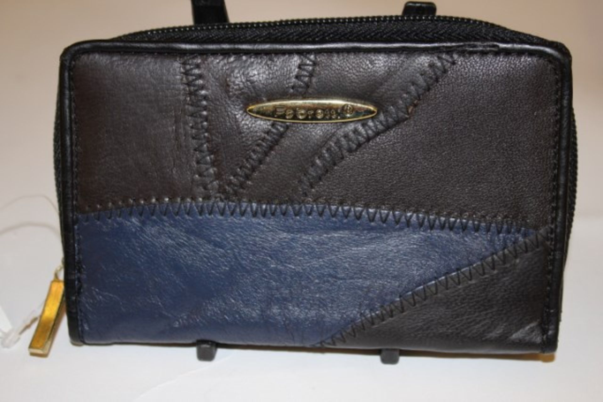 V Ladies Leather Purse