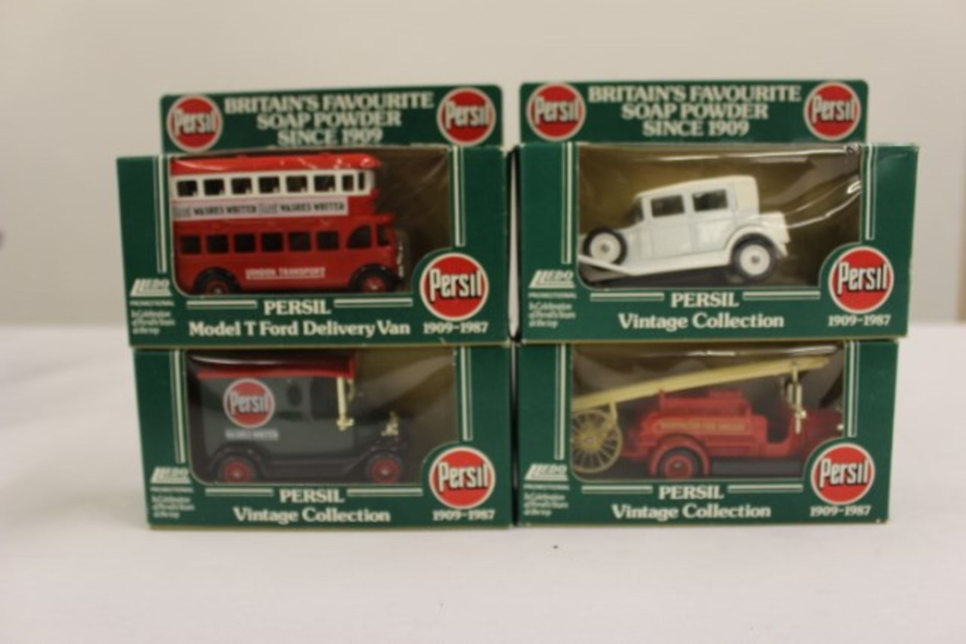 V Box Of 4 "Persil" Advertising Models