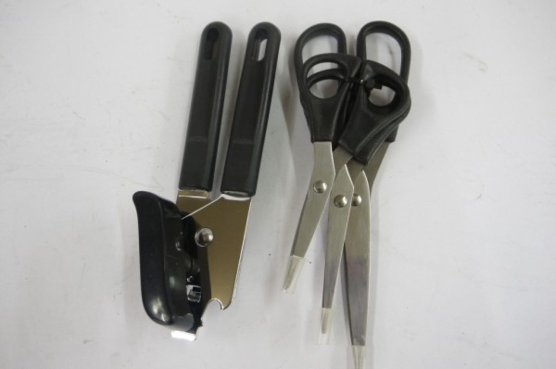 V Four Piece Kitchen Tool Set