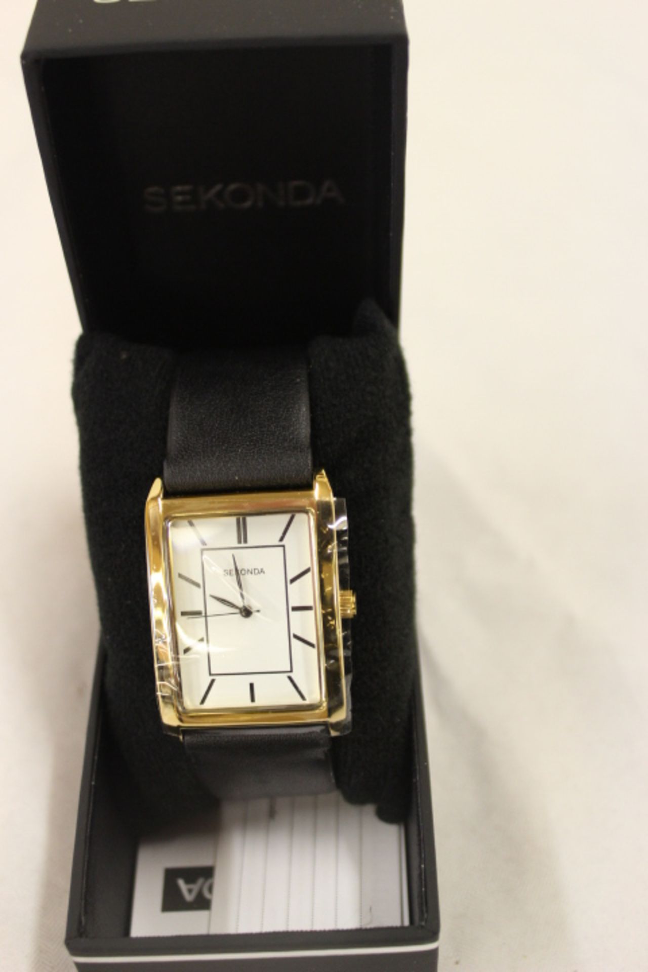 V  Grade A Sekonda Gents White Faced Watch Roman Numerals box & papers