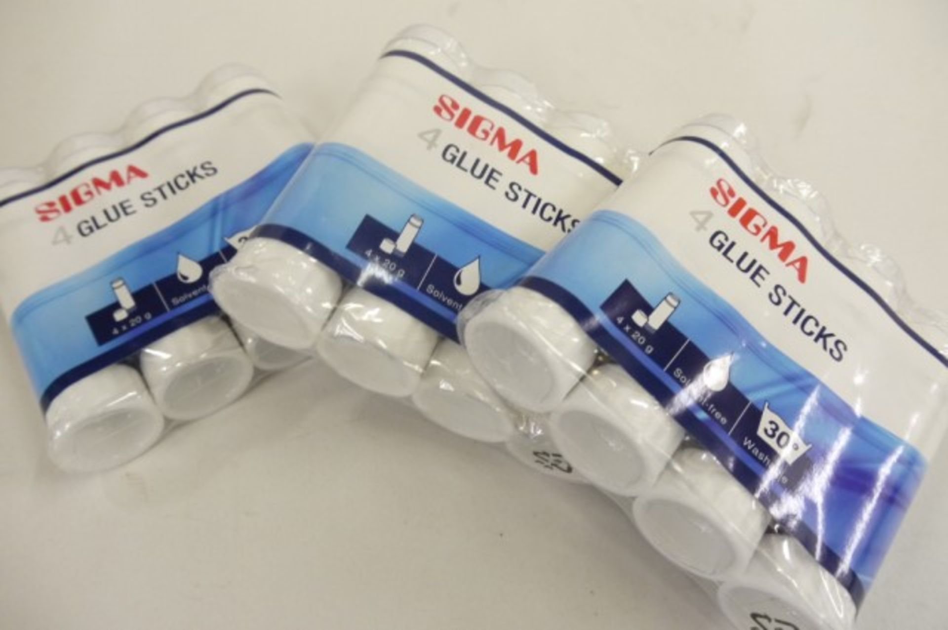 V  Grade U 3 Packs Of 4 Sigma Glue Sticks RRP18.00 X  3  Bid price to be multiplied by Three