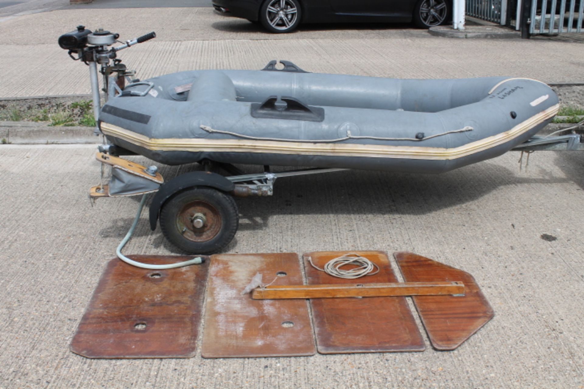 Avon 3 Stroke 4 Man Heavy Duty 3m Hypalon Rib - Inflatable Dinghy On Road/Boat Trailer - Image 2 of 6