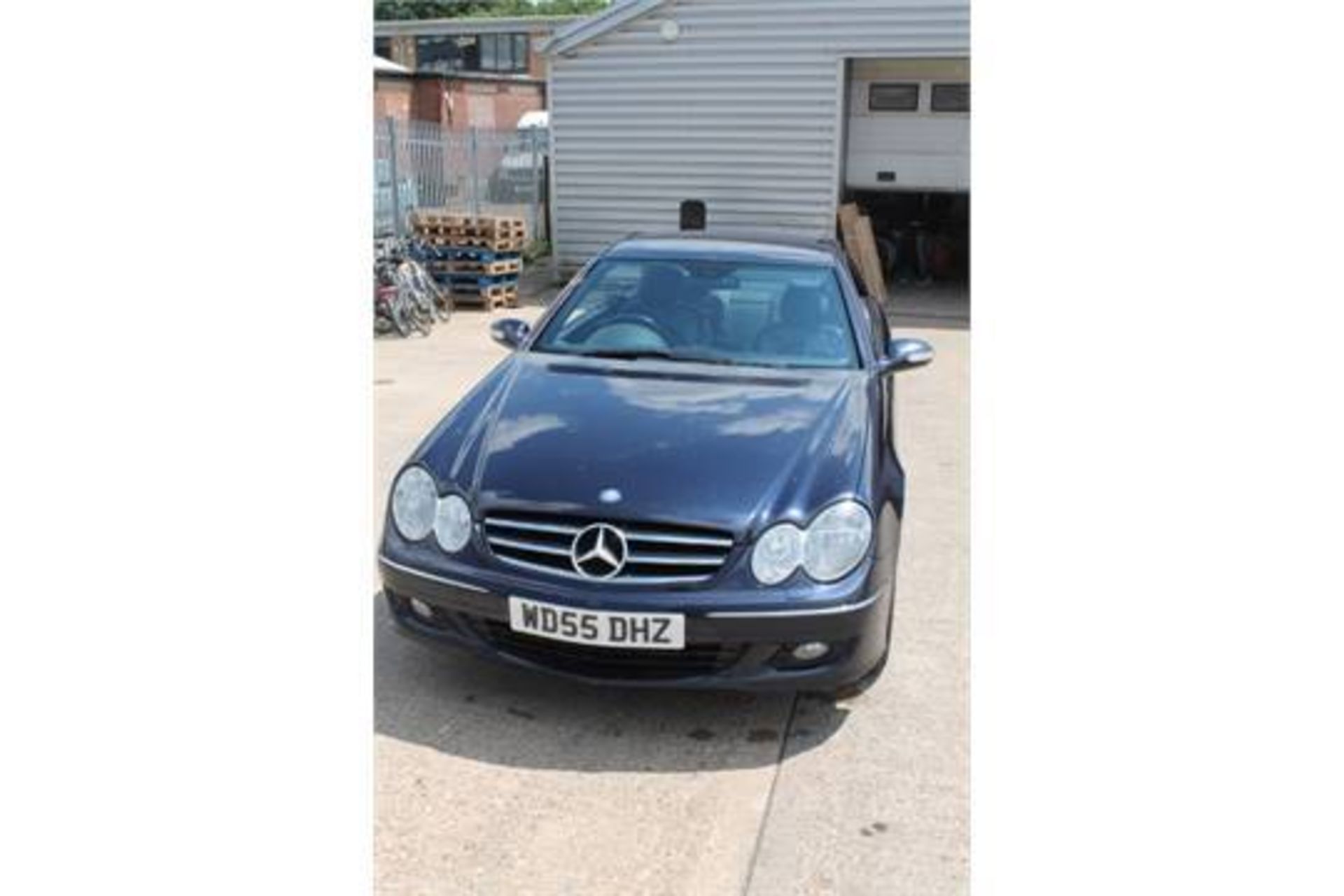 REG: WD55 DHZ 2005 Blue Mercedes CLK220 CDI Avantgarde Coupe 6 Speed Manual Deisel - Mileage: 178408 - Image 3 of 8