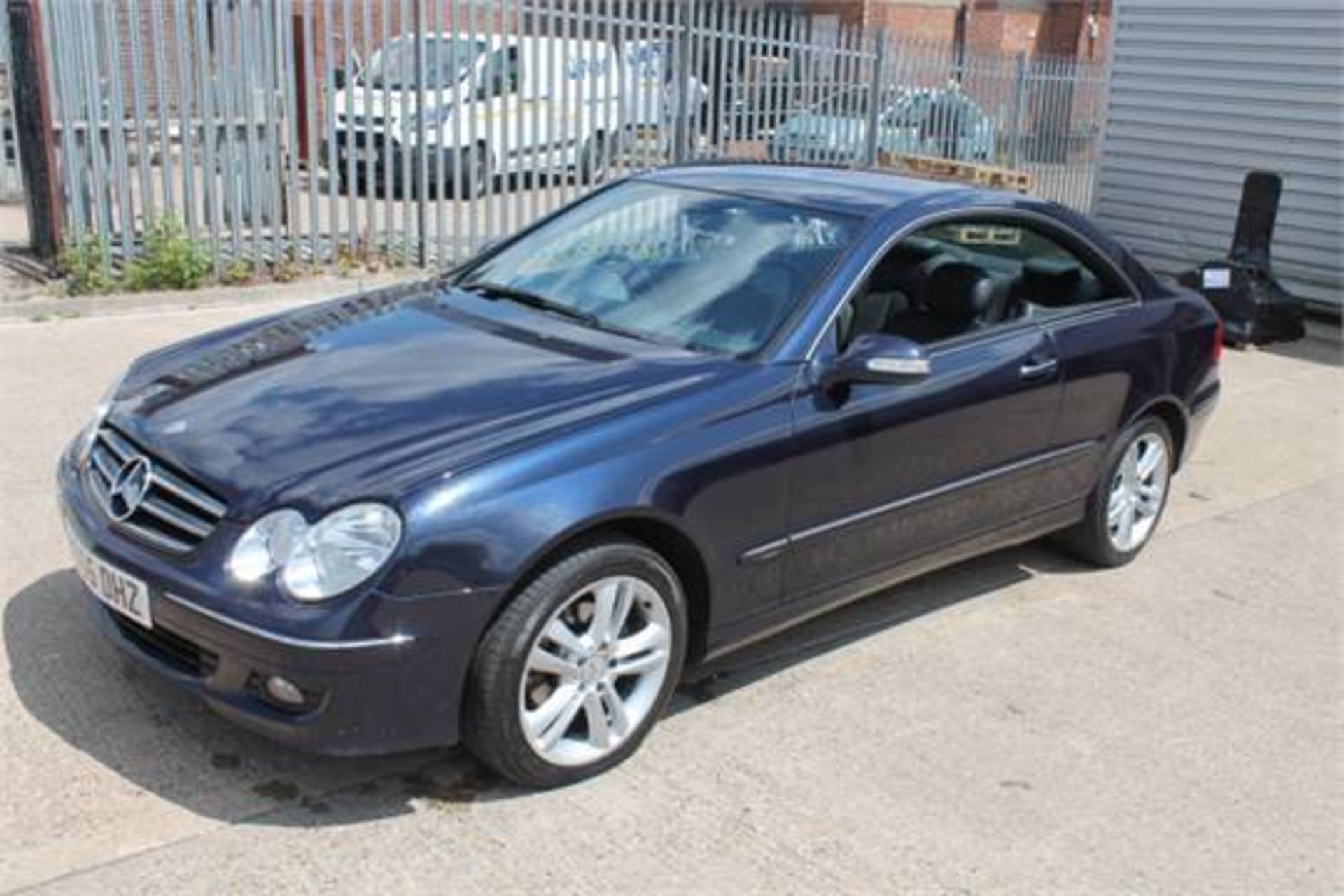 REG: WD55 DHZ 2005 Blue Mercedes CLK220 CDI Avantgarde Coupe 6 Speed Manual Deisel - Mileage: 178408 - Image 7 of 8