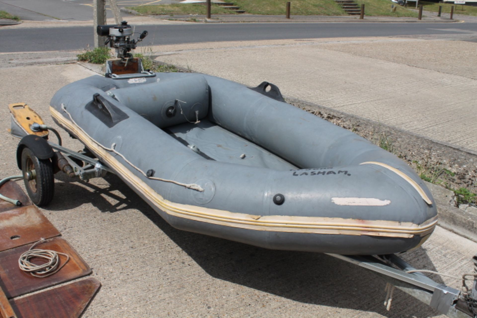 Avon 3 Stroke 4 Man Heavy Duty 3m Hypalon Rib - Inflatable Dinghy On Road/Boat Trailer