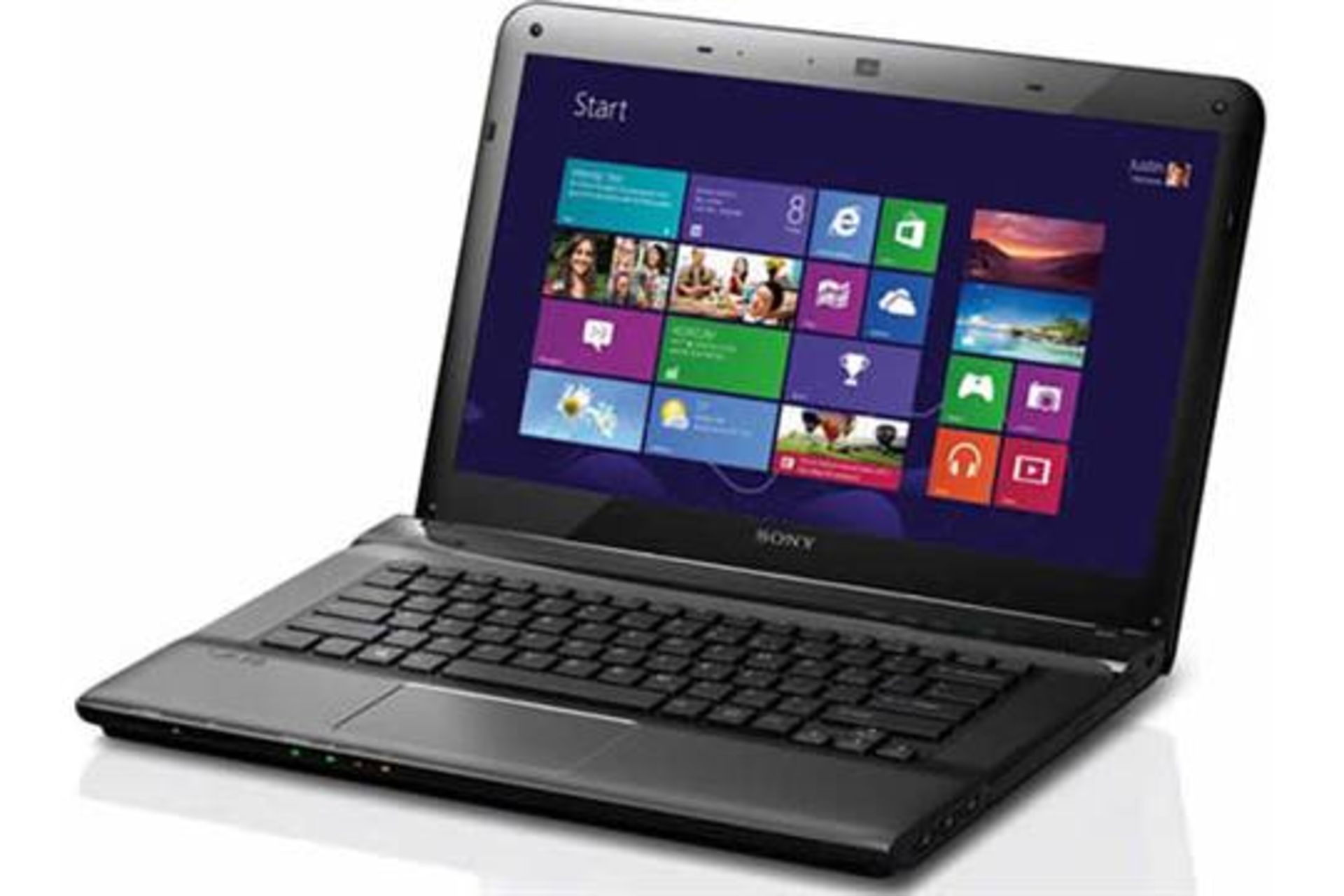 V  Grade B Compaq CQ58-260 Laptop AMD Dual Core E1-1200 (1.8Ghz) 4Gb 640 Gb WLAN DVDRW 15.6 inch