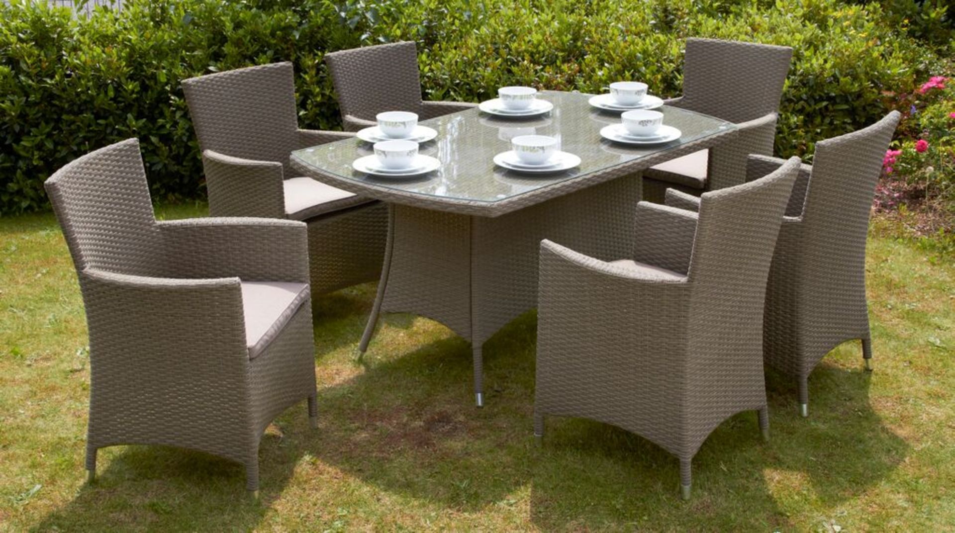 V Grade A Jumrah Seven Piece Rectangular Carved Dining Set - 150 x 90cm RRp £799.00