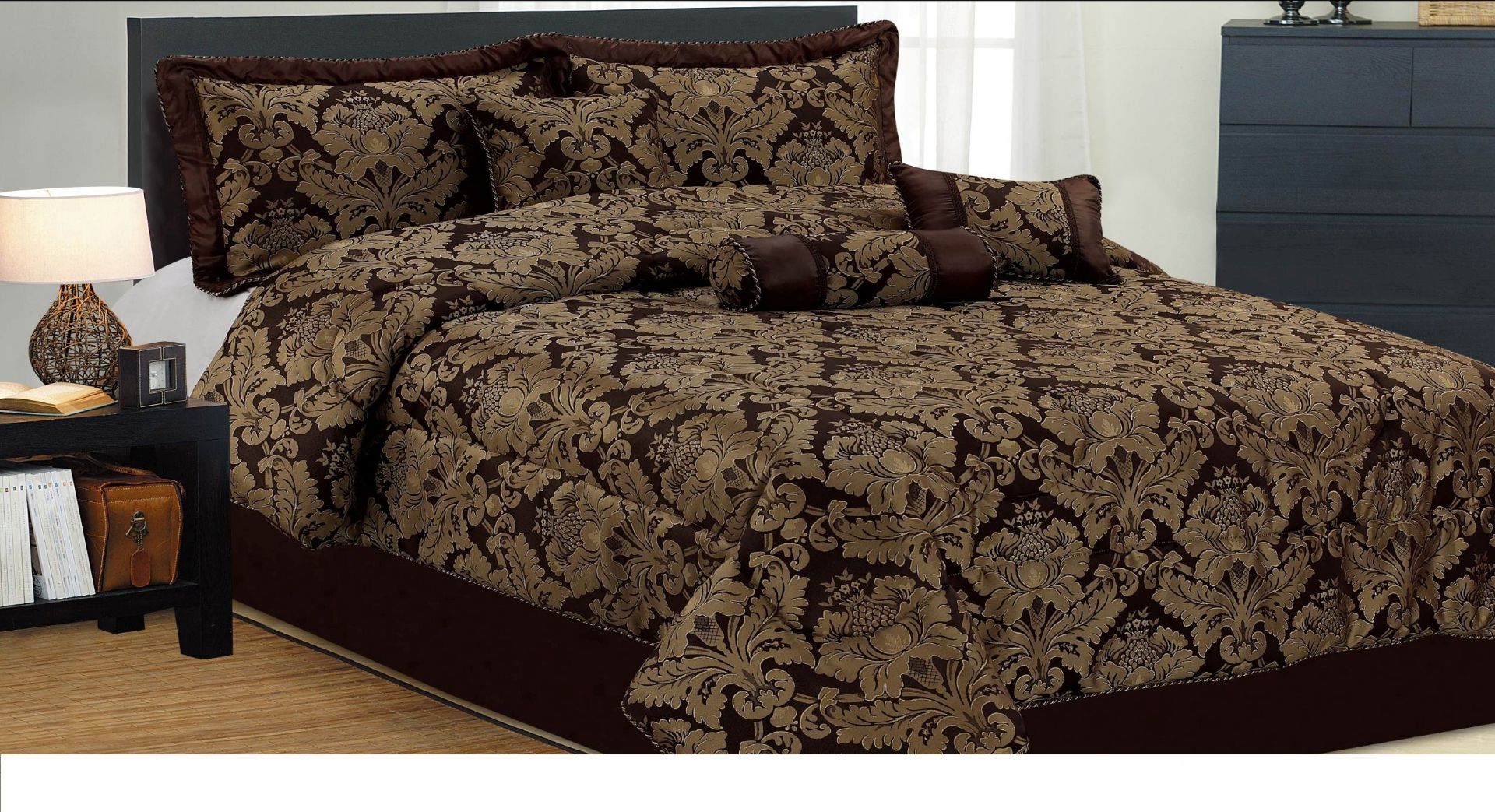 V Grade A Jacquard 7 pce King Size Bed Set RRP129.99 To Include Bed Spread Valance Sheet Pillow