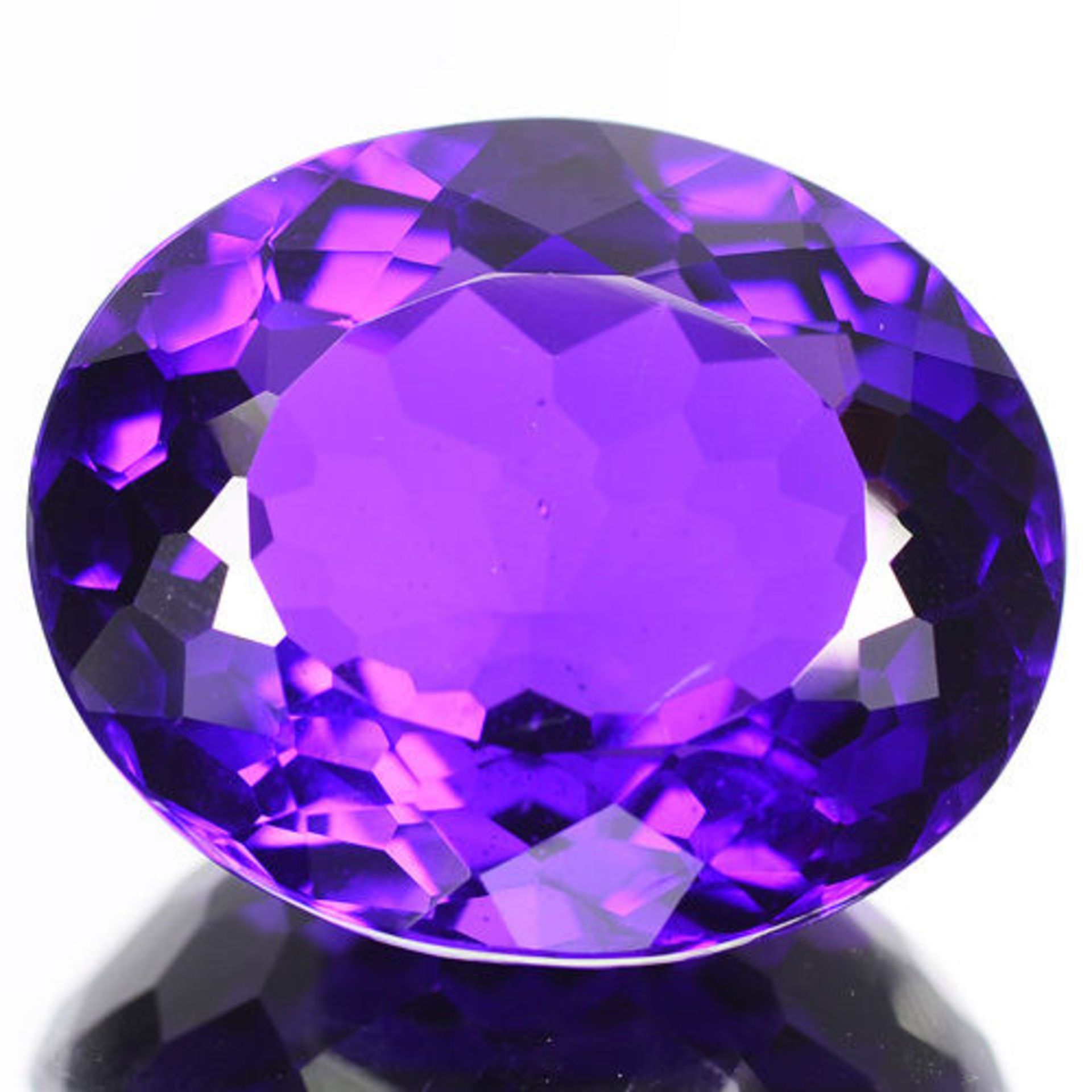 Amethyst 32.76ct Gem With Valuation Certificate - Gem Valued At $1931.61 (Approx £1265.53)