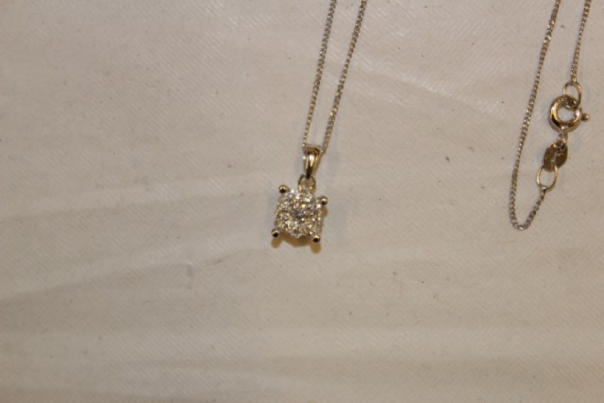 Brand New White Gold 0.33ct Diamond Pendant On White Gold Chain