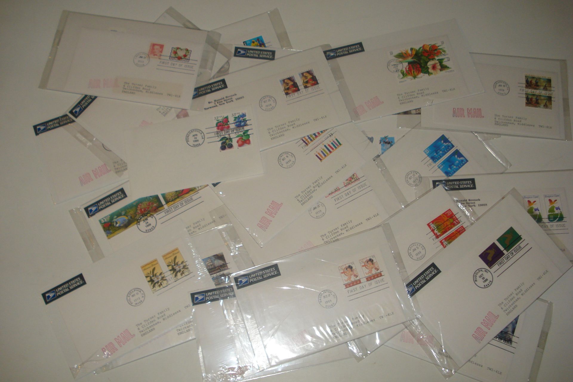 28 USA Stamp First Day Covers from 1999  27 in individual packs