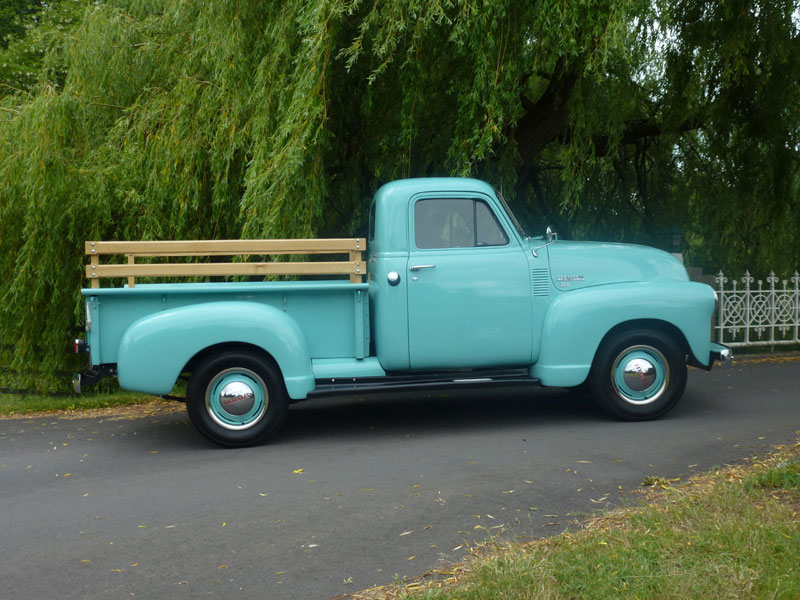 - Finished in a notably eye-catching pale pastel shade of Turquoise 

- Pickup bed features wooden - Image 3 of 7