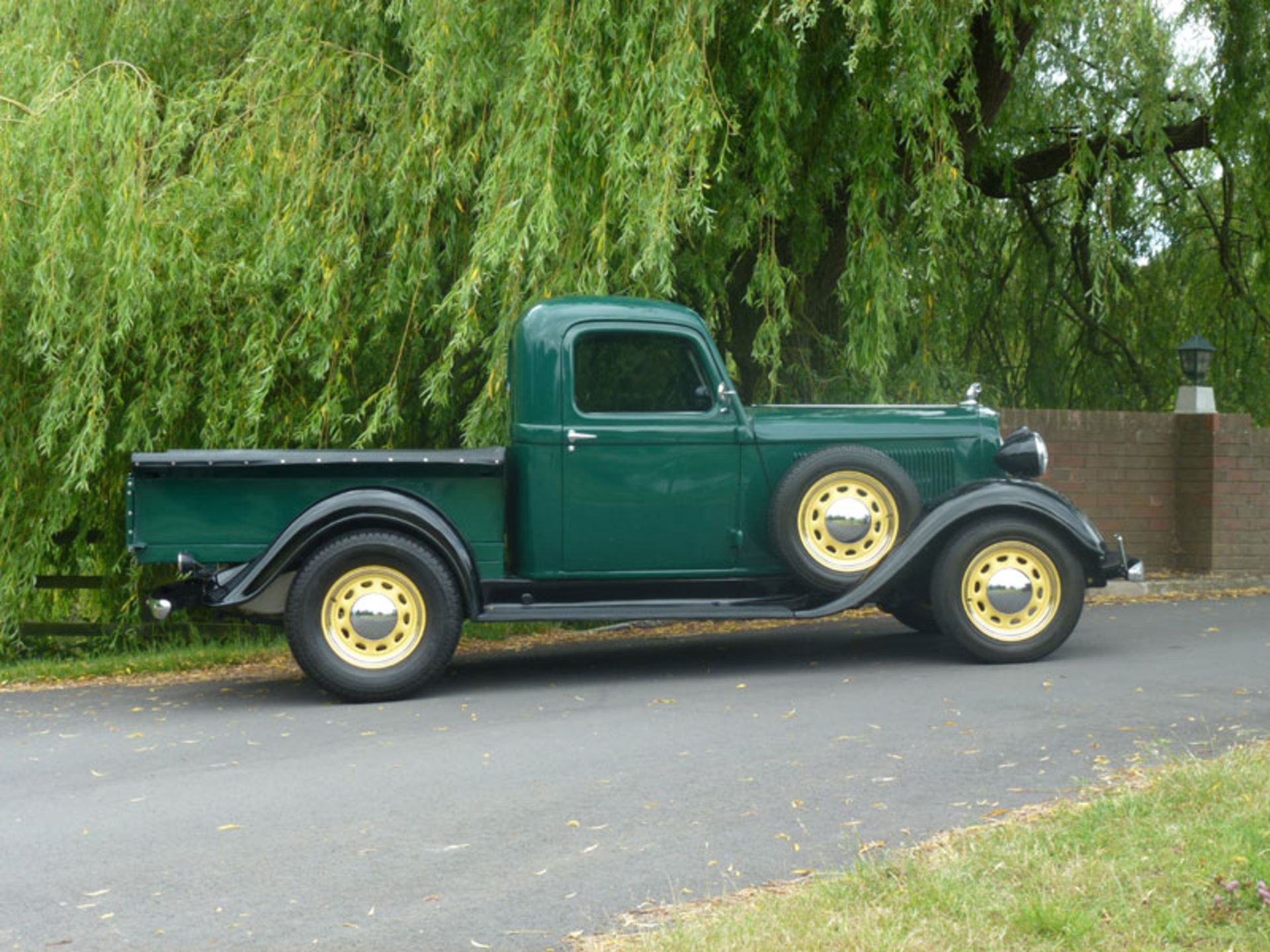 - Extensively restored and re-trimmed interior

- Later slant-6 Chrysler Engine, tubular manifold - Image 3 of 8