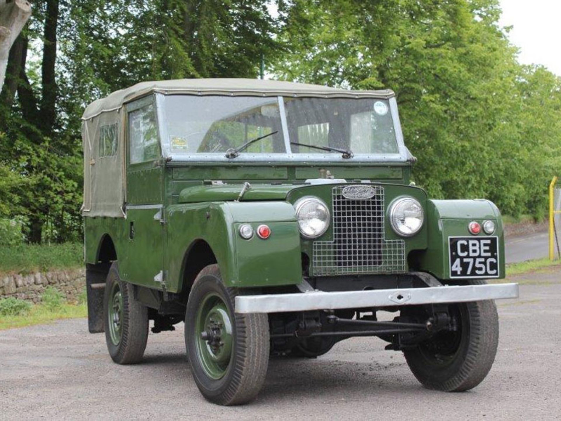 - Supplied new to the British Army and in service until 1964

- Older restoration but still in