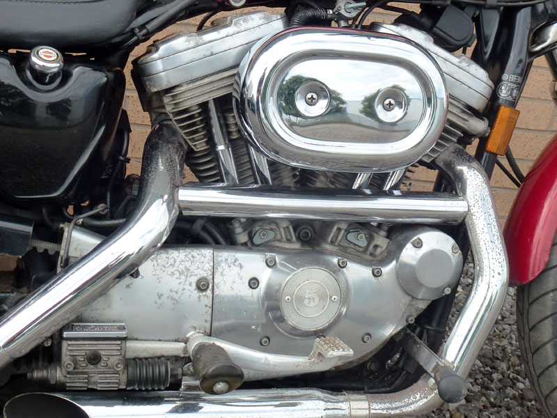 - Totally original bike

- Rare Hugger model

- 883cc Evo engine

- Same owner for 15 years

- Great - Image 3 of 7