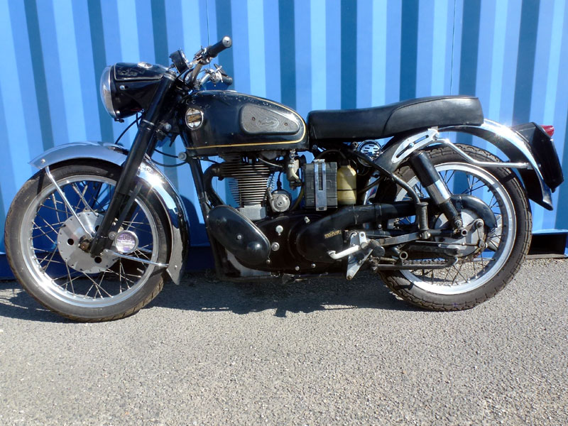 - Original unrestored machine

- In good running order

- Fitted BTH mag, TT carb, Rev counter and