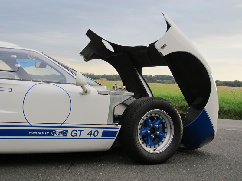 There is no questioning that the Ford GT40 is one of the most alluring racing cars of all time and - Image 10 of 11