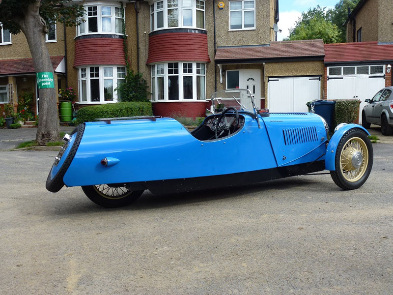 - Lovely restored example and a rare survivor

- Original mudguards offered with car

- Split prop - Image 3 of 6