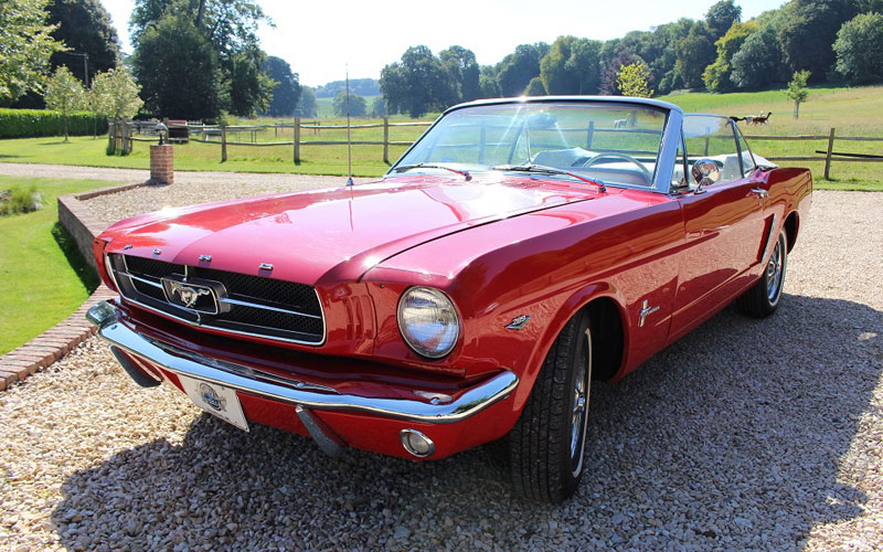 - Early 1964 ¢ car professionally restored in USA in 2013 - 2014

- Fitted with 289 engine, Cruise o