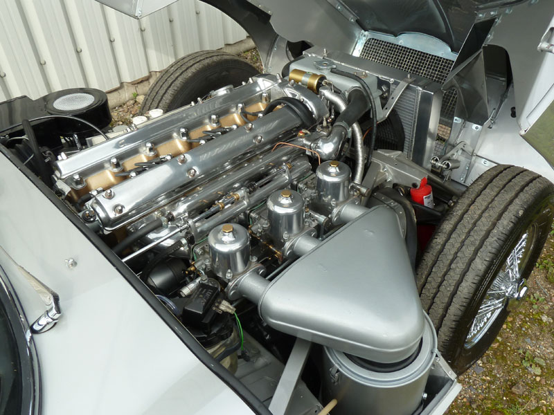 Chassis 877200 is a beautiful and recently restored example of a Jaguar E-Type 3.8 Roadster Series - Image 5 of 7