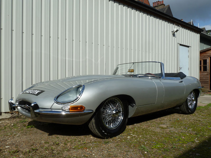 Chassis 877200 is a beautiful and recently restored example of a Jaguar E-Type 3.8 Roadster Series