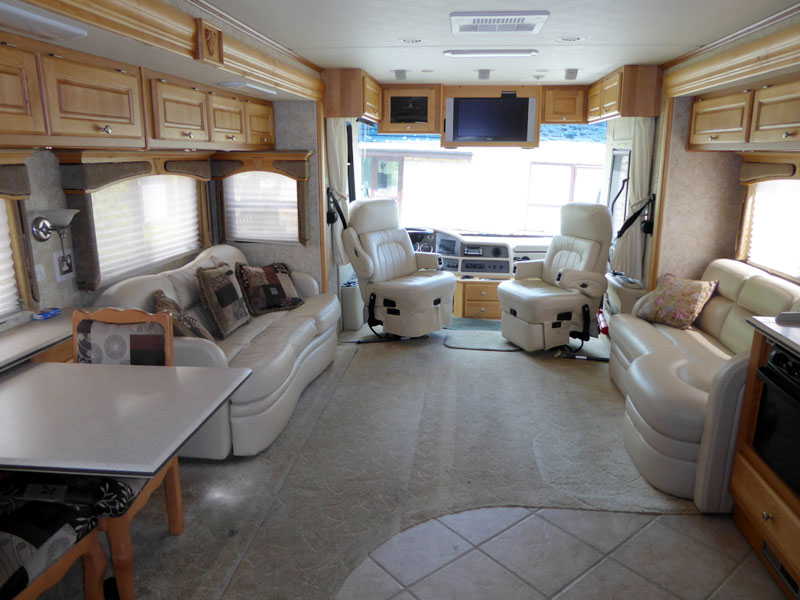 The Monaco Diplomat is an extremely spacious RV that boasts a full seven feet of ceiling height - Image 5 of 6