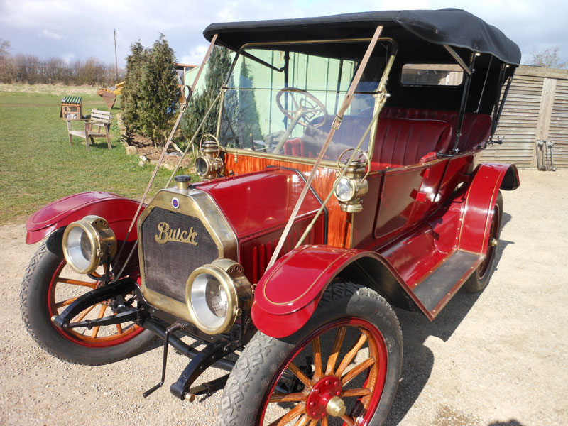 One of the first manufacturers to successfully experiment with overhead valvegear, Buick was also - Image 2 of 2