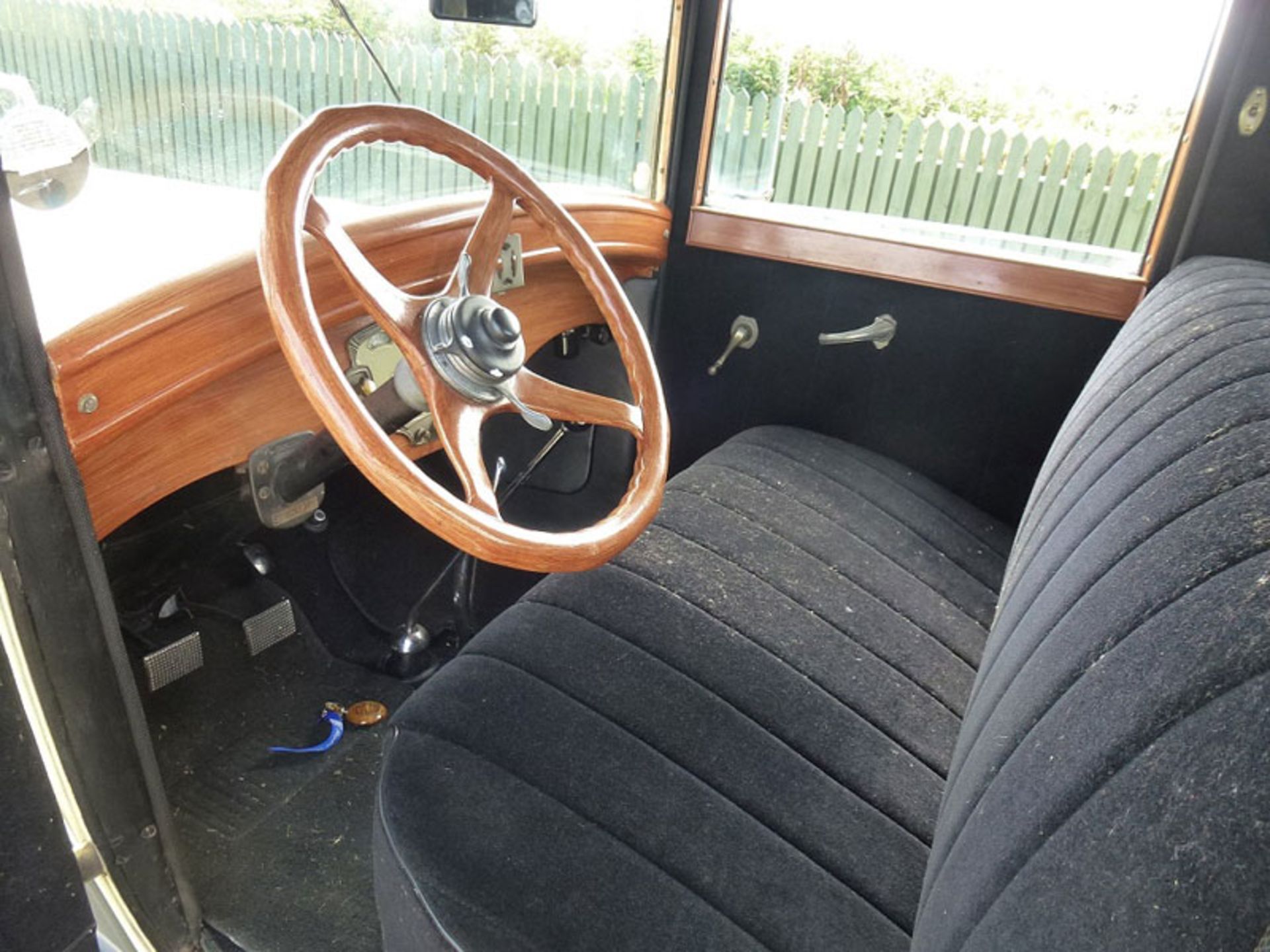 - California car restored in USA

- 8 cylinder 3945cc engine

- Rumble seat to rear compartment - Image 4 of 7