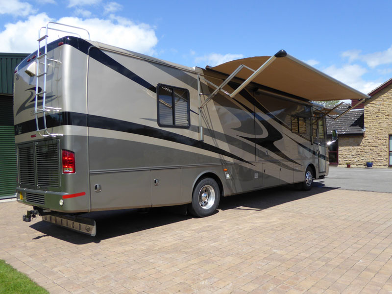 The Monaco Diplomat is an extremely spacious RV that boasts a full seven feet of ceiling height - Image 2 of 6
