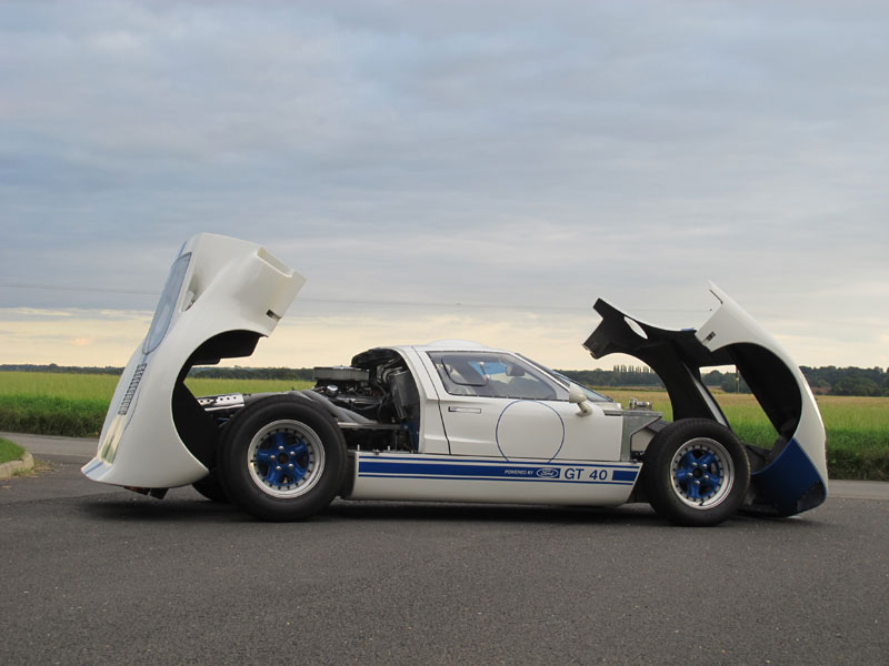 There is no questioning that the Ford GT40 is one of the most alluring racing cars of all time and - Image 11 of 11