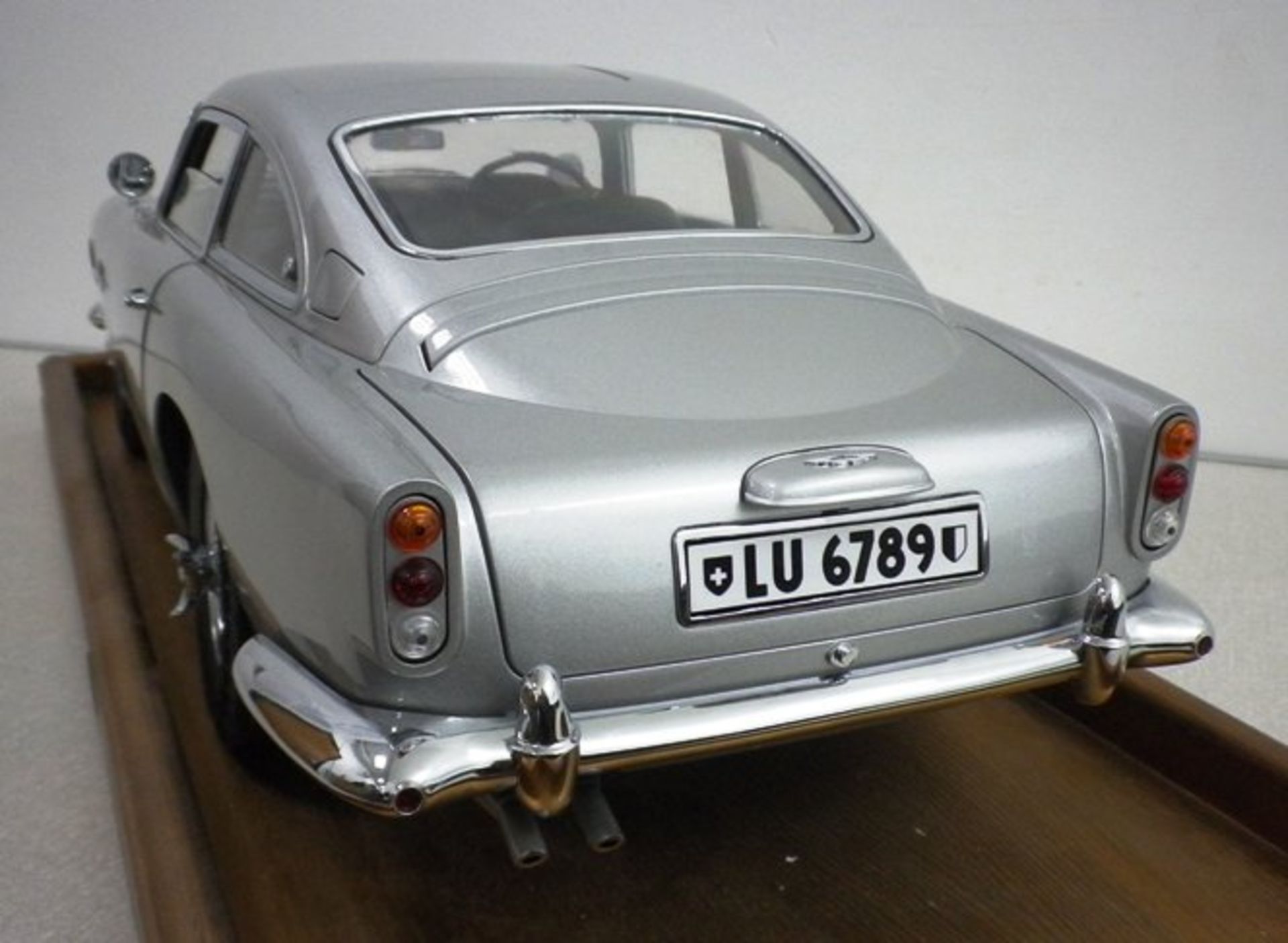 James Bond Aston Martin DB5.Estimate : £850 - £1,000 A large 1/8 scale, hand-built model of the - Image 4 of 4