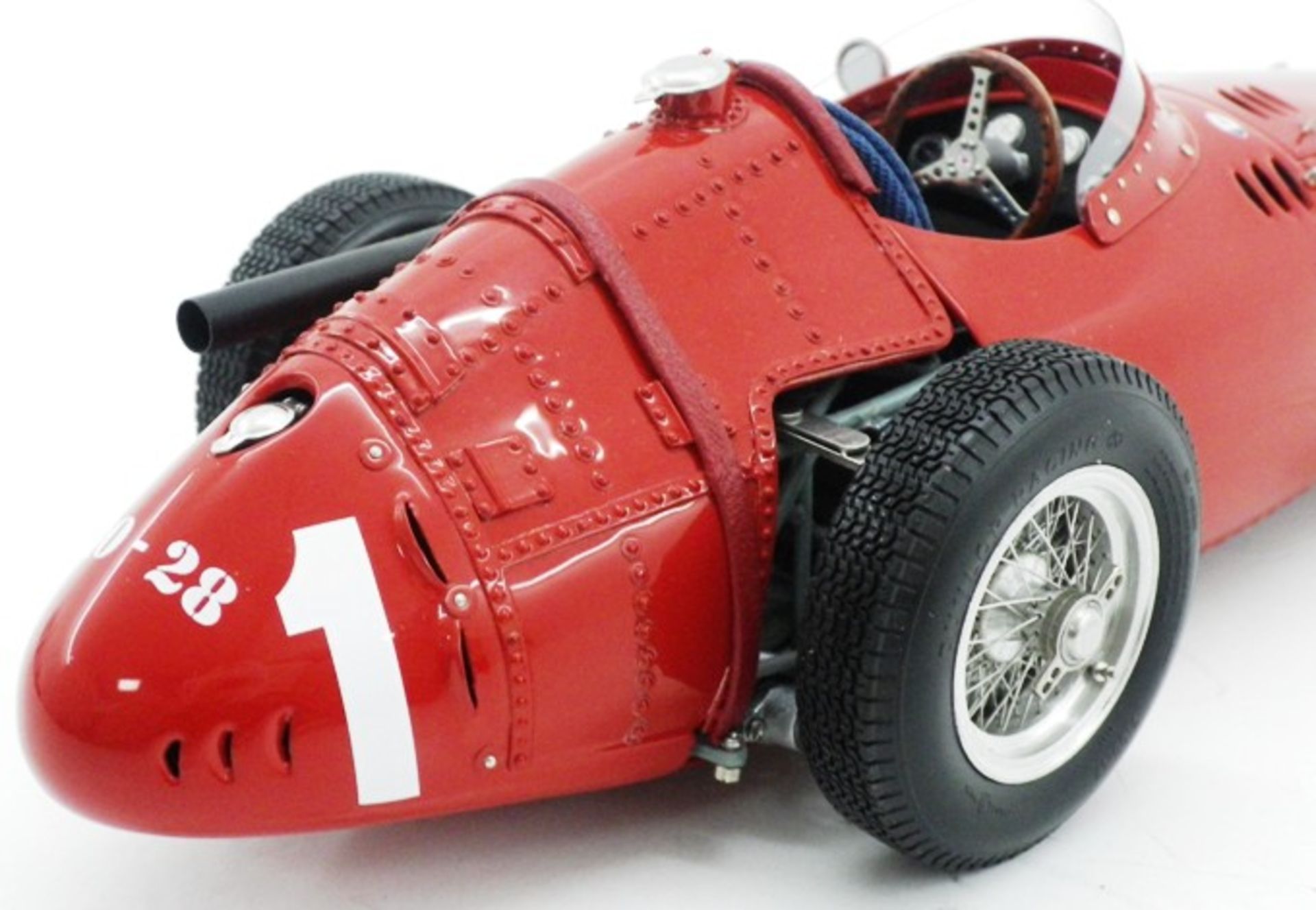 1957 Maserati 250F.Estimate : £220 - £250 A 1/18 scale model of the 1957 Maserati 250F. This limited - Image 2 of 4