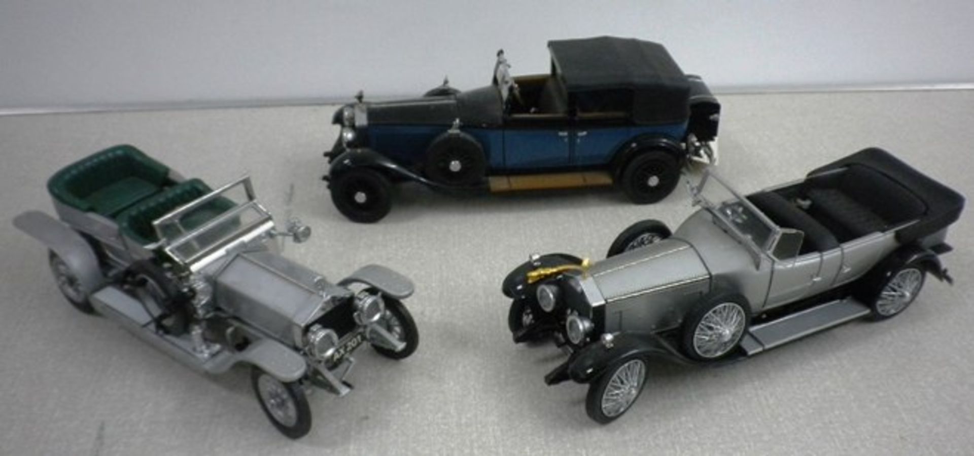 Rolls-Royce modelsEstimate : No Reserve Three Franklin Mint Rolls-Royce models including, a Silver