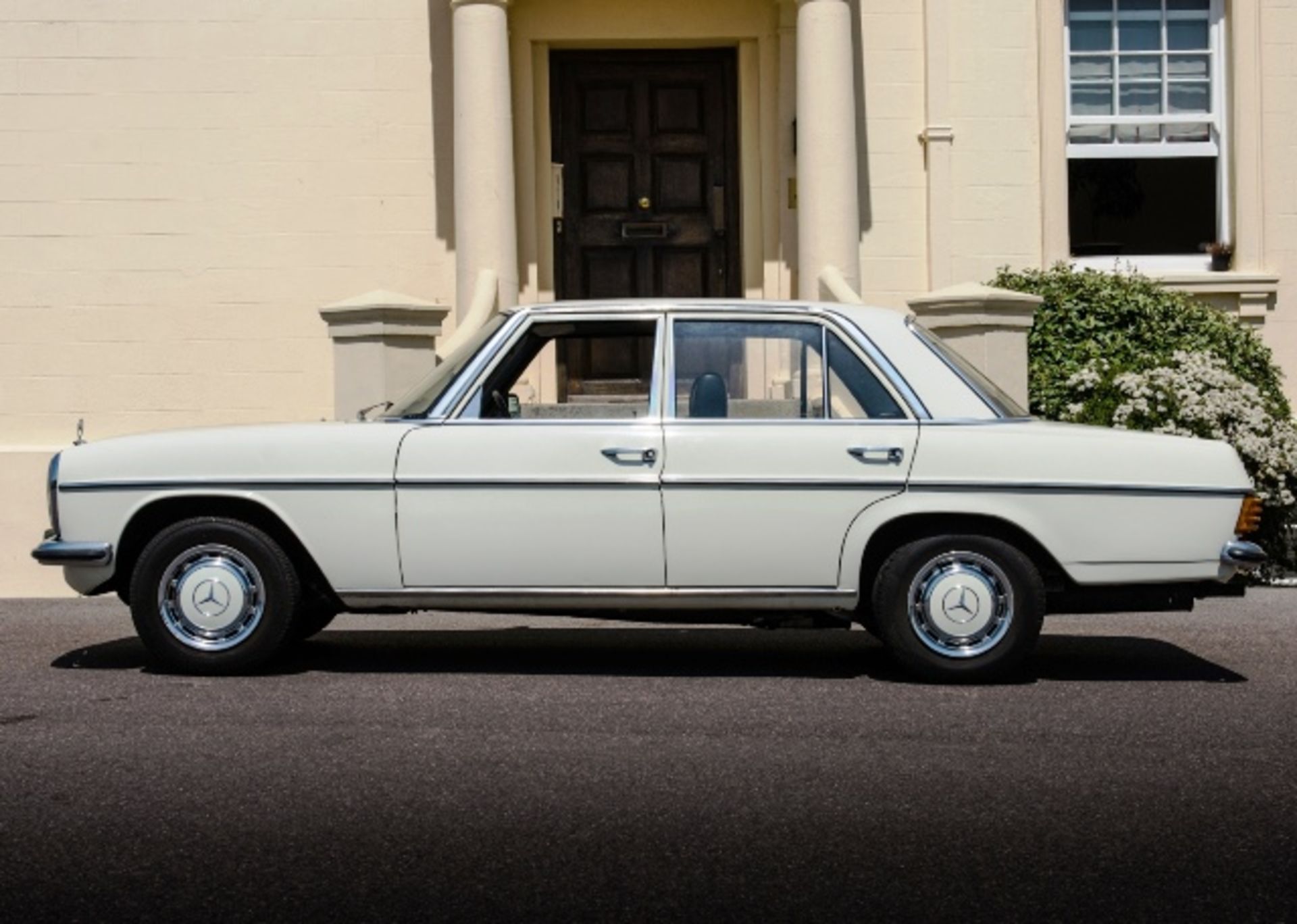 WITHDRAWN - 1975 Mercedes-Benz 200 Saloon - Image 3 of 8