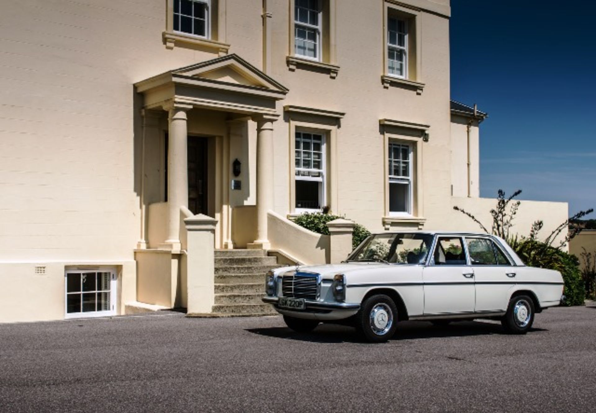 WITHDRAWN - 1975 Mercedes-Benz 200 Saloon - Image 6 of 8