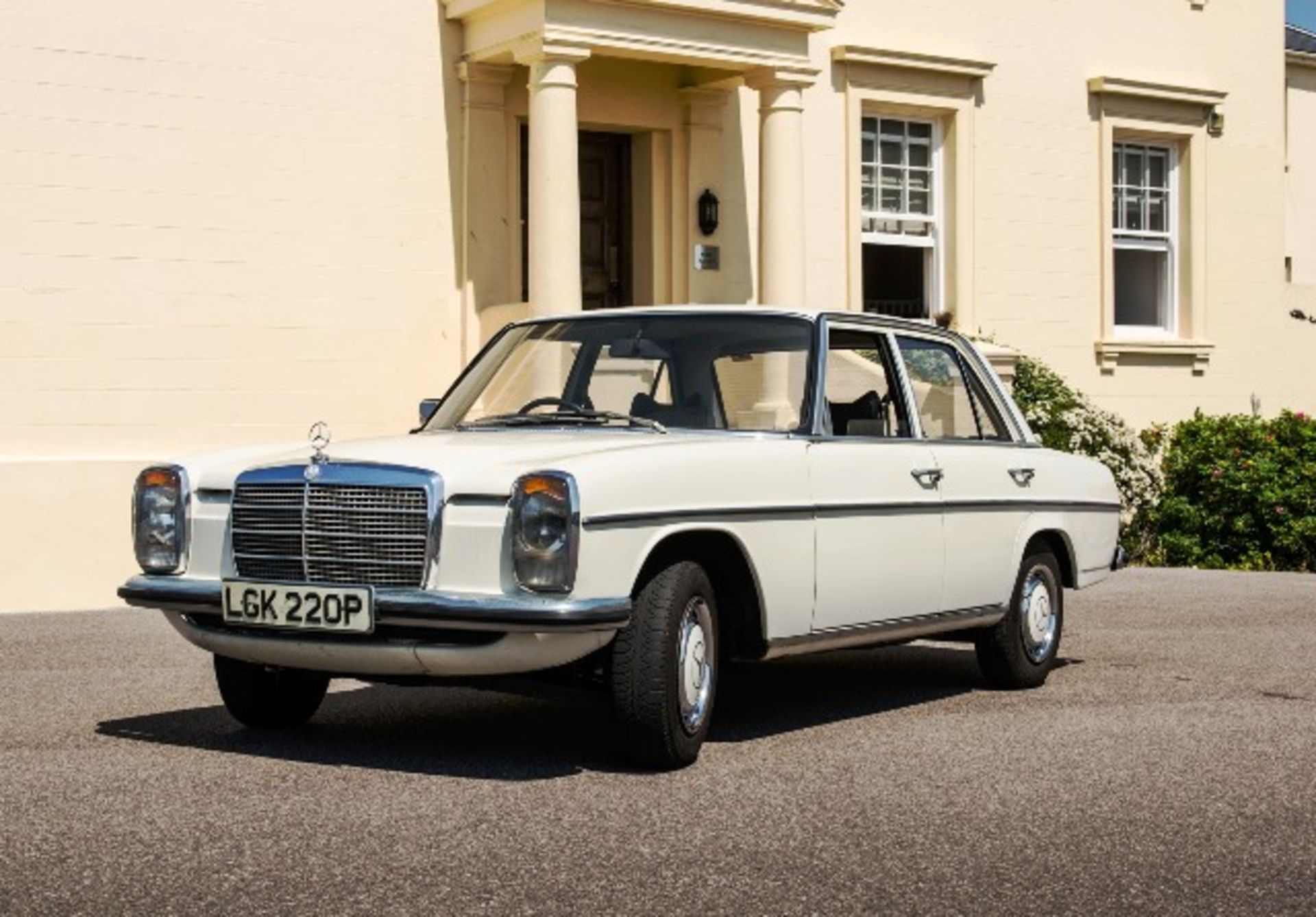 WITHDRAWN - 1975 Mercedes-Benz 200 Saloon - Image 2 of 8