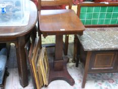 A Victorian Mahogany Pedestal table