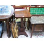 A Victorian Mahogany Pedestal table