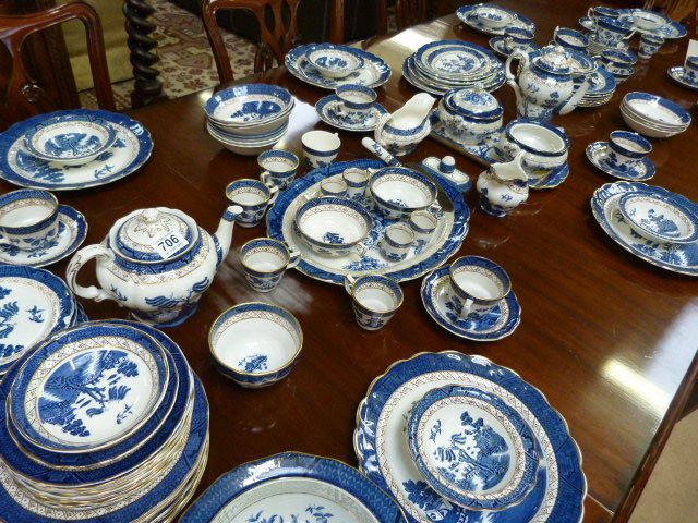 A Booths 'Real Old Willow' Dinner Service