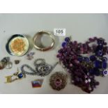 A Small Quantity of Costume Jewellery