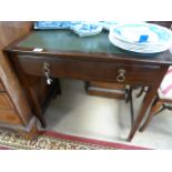 Small ladies writing desk with single drawer ( Key