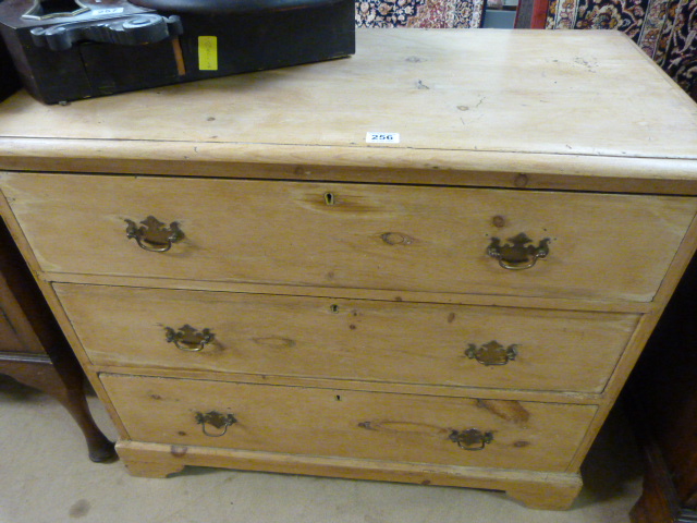 Large pine chest of drawers - Image 2 of 2