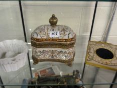 A Shelley jelly mould, casket and a picture frame