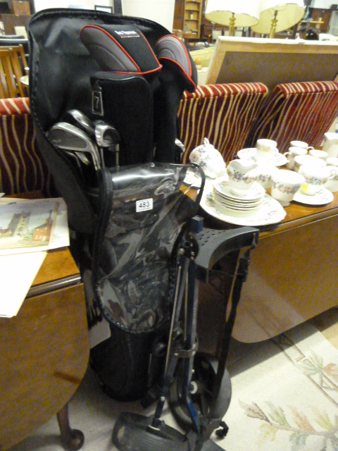 A Set of Calloway Golf clubs and tow bag