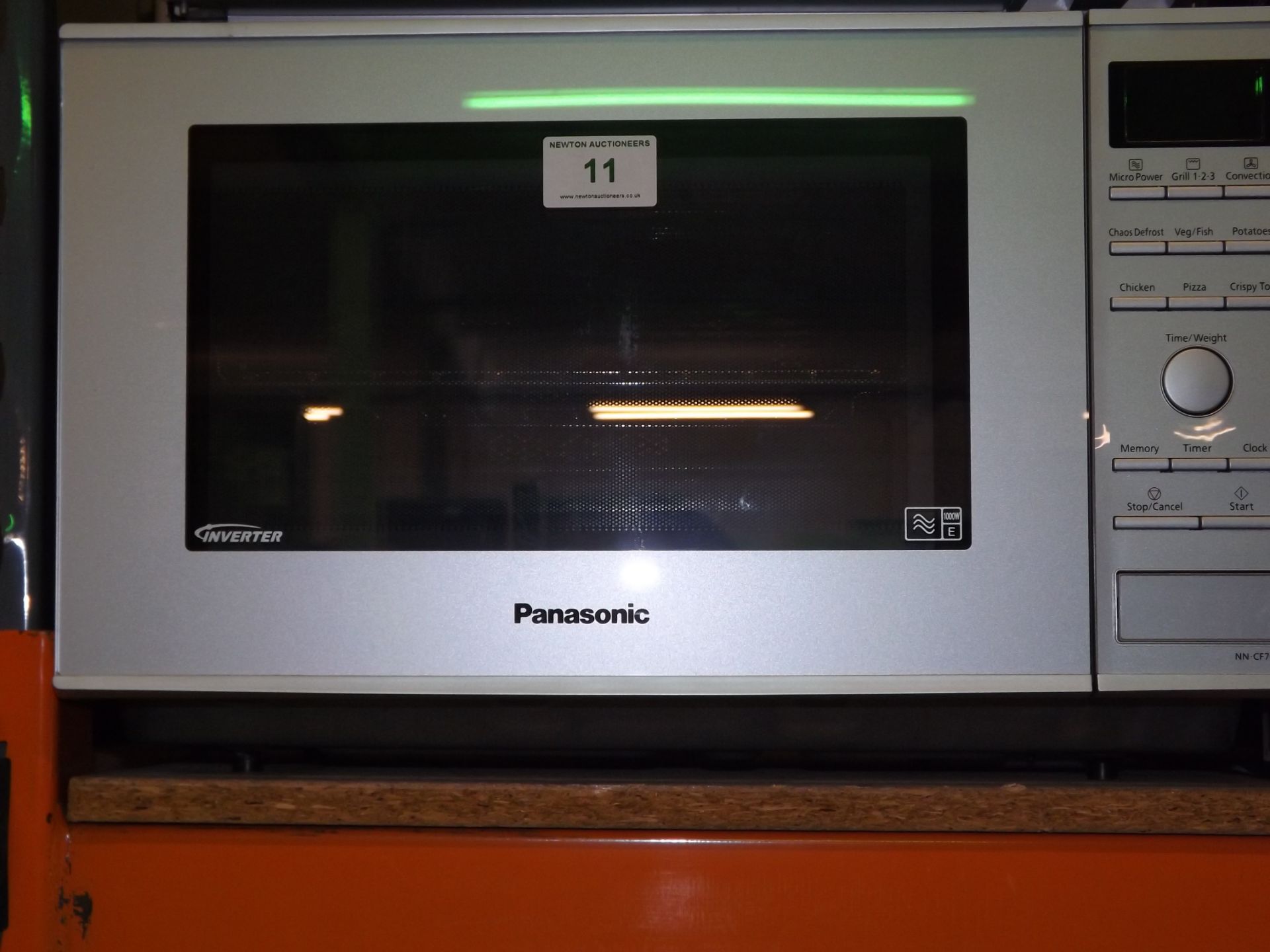 1 PANASONIC INVERTER NN-CF760M  1000W COMMERCIAL  MICROWAVE RRP £299